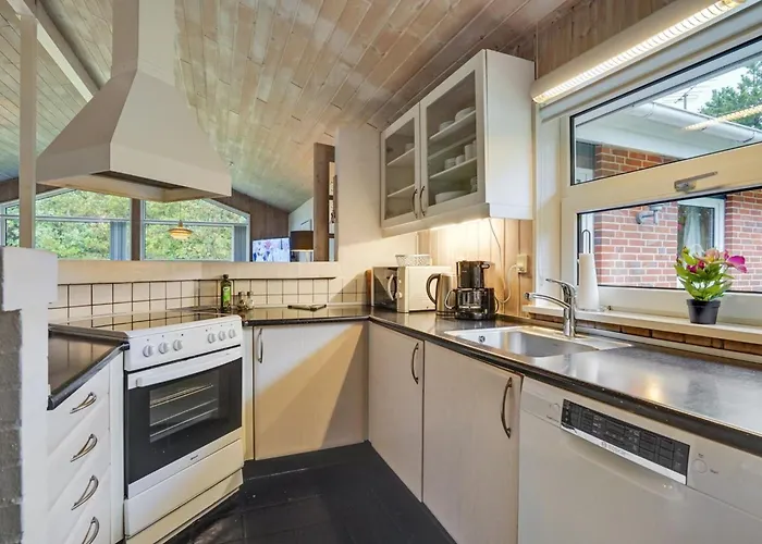 Holiday home Elika - 900m To The Fjord By Interhome Blavand